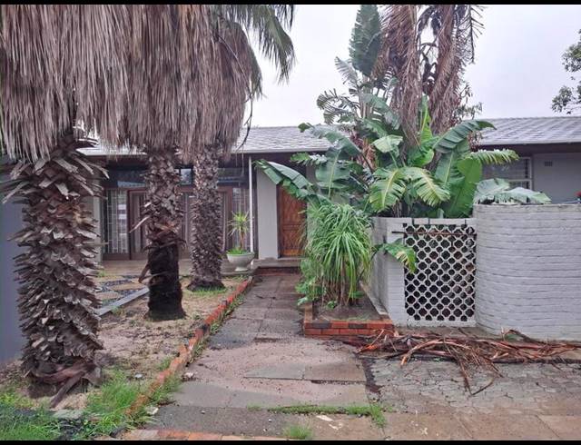4 BEDROOM HOUSE FOR SALE IN PAROW NORTH